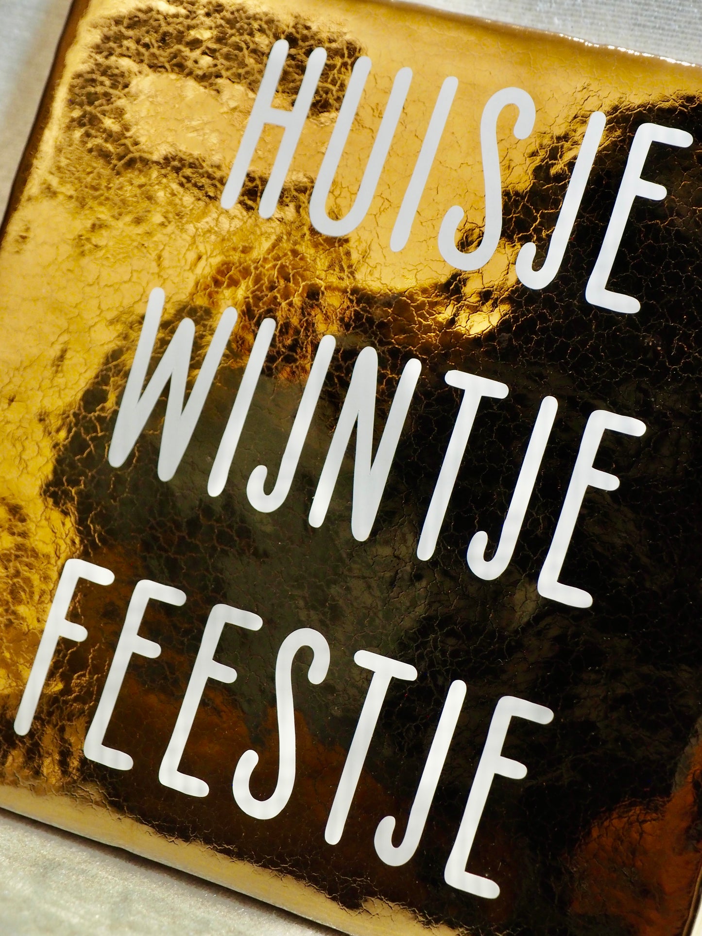 Tegeltje 13x13 cm | Huisje, wijntje, feestje