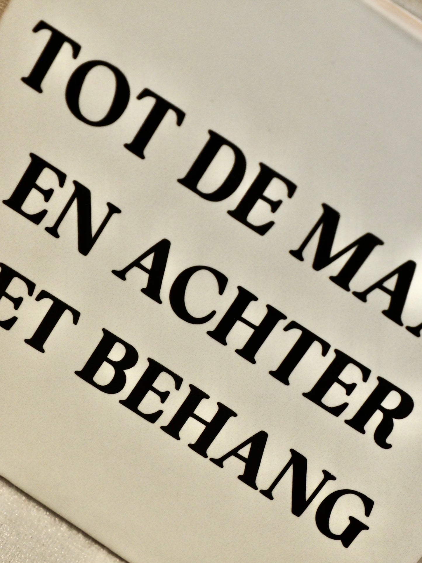 Tegeltje 13x13 cm | Tot de maan en achter het behang